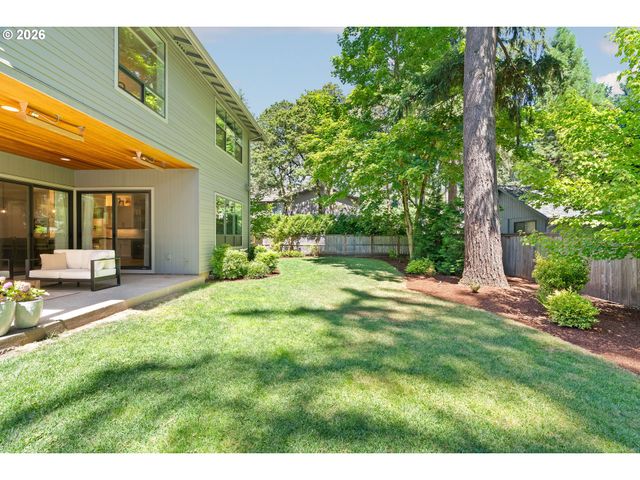 17484 BRYANT Rd, Lake Oswego, OR 97035