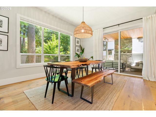 17484 BRYANT Rd, Lake Oswego, OR 97035