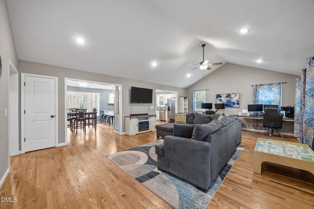 1011 Toad Hollow Lane, Mebane, NC 27302