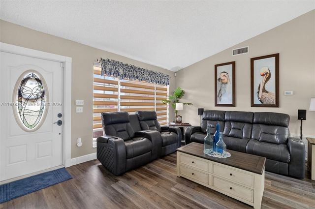 9291 NW 11th Ct, Pembroke Pines, FL 33024