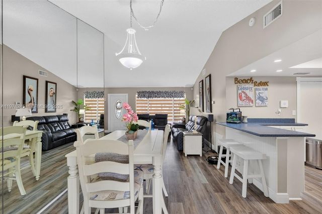 9291 NW 11th Ct, Pembroke Pines, FL 33024