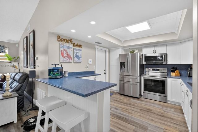 9291 NW 11th Ct, Pembroke Pines, FL 33024