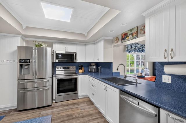 9291 NW 11th Ct, Pembroke Pines, FL 33024