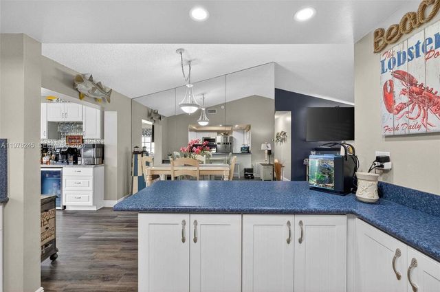 9291 NW 11th Ct, Pembroke Pines, FL 33024