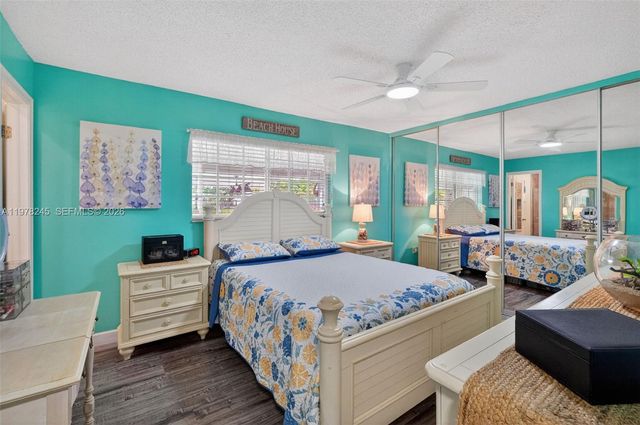 9291 NW 11th Ct, Pembroke Pines, FL 33024