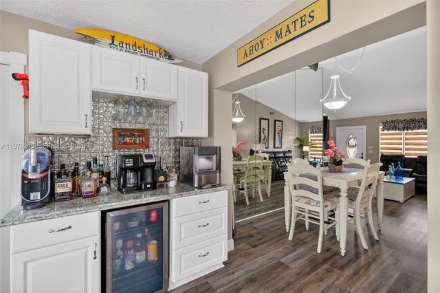 9291 NW 11th Ct, Pembroke Pines, FL 33024