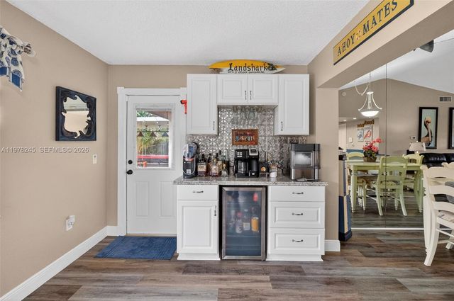 9291 NW 11th Ct, Pembroke Pines, FL 33024