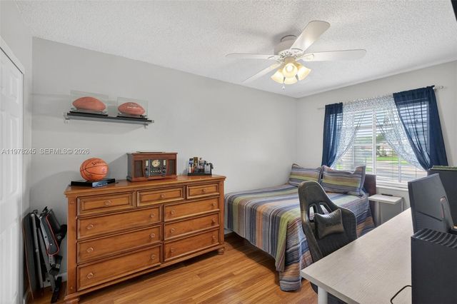 9291 NW 11th Ct, Pembroke Pines, FL 33024