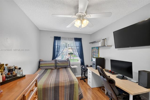 9291 NW 11th Ct, Pembroke Pines, FL 33024