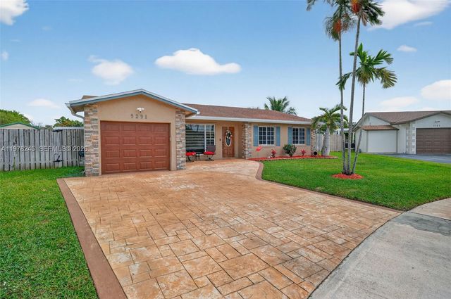 9291 NW 11th Ct, Pembroke Pines, FL 33024