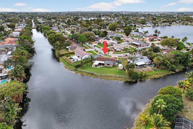 9291 NW 11th Ct, Pembroke Pines, FL 33024