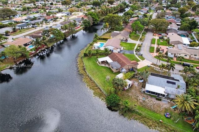 9291 NW 11th Ct, Pembroke Pines, FL 33024