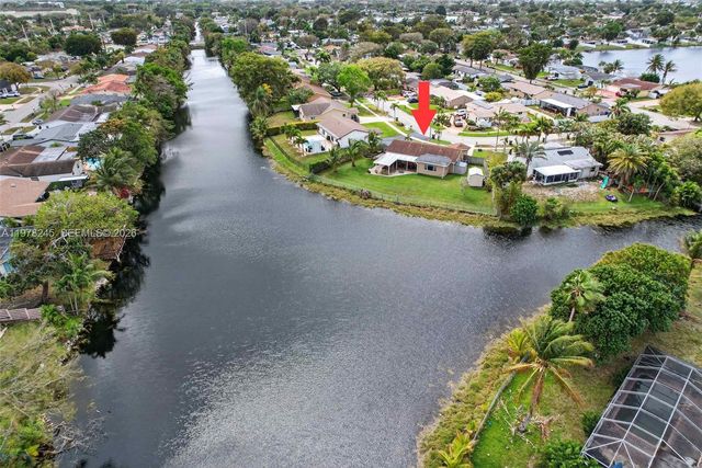 9291 NW 11th Ct, Pembroke Pines, FL 33024