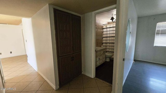 8220 W MEADOWBROOK Avenue, Phoenix, AZ 85033