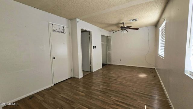 8220 W MEADOWBROOK Avenue, Phoenix, AZ 85033