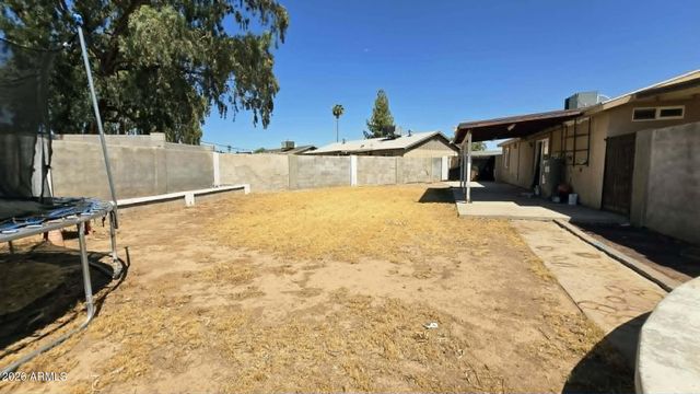 8220 W MEADOWBROOK Avenue, Phoenix, AZ 85033