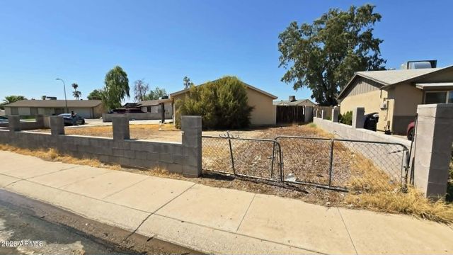 8220 W MEADOWBROOK Avenue, Phoenix, AZ 85033