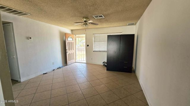 8220 W MEADOWBROOK Avenue, Phoenix, AZ 85033
