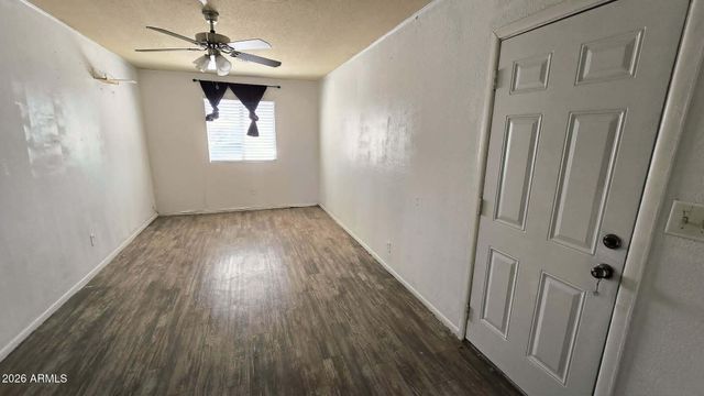 8220 W MEADOWBROOK Avenue, Phoenix, AZ 85033
