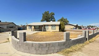 8220 W MEADOWBROOK Avenue, Phoenix, AZ 85033