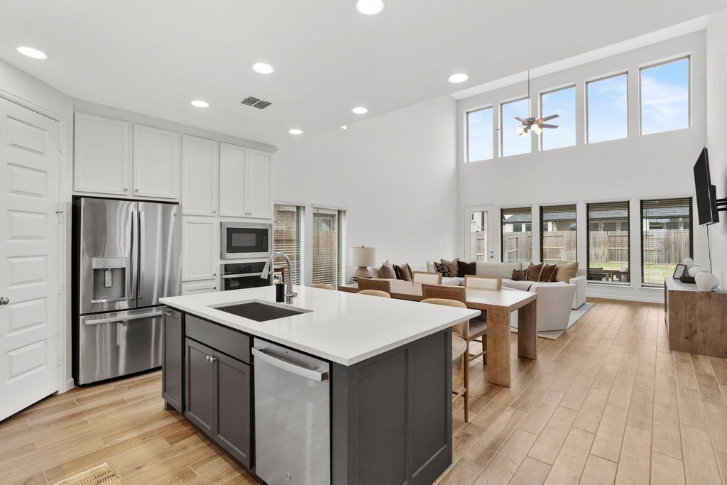 Image 19 of property listing at 10927 Maple Mist Drive, Missouri City, TX 77459