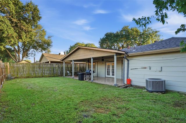 7522 Shoshone Drive, Baytown, TX 77521