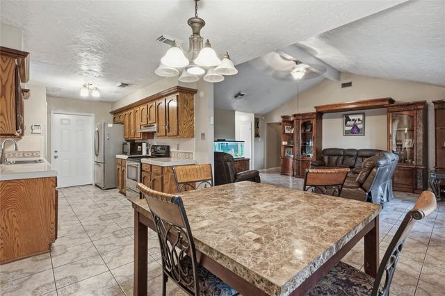 7522 Shoshone Drive, Baytown, TX 77521