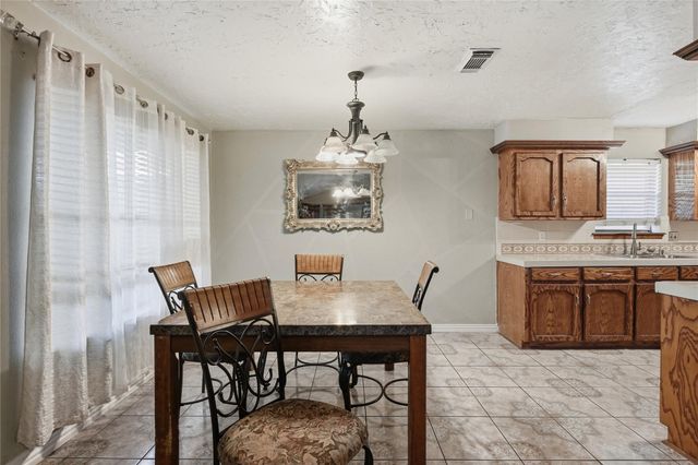 7522 Shoshone Drive, Baytown, TX 77521