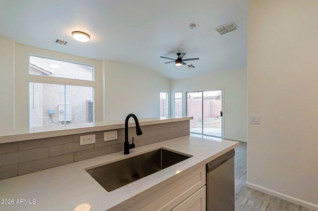 6610 E UNIVERSITY Drive 152, Mesa, AZ 85205