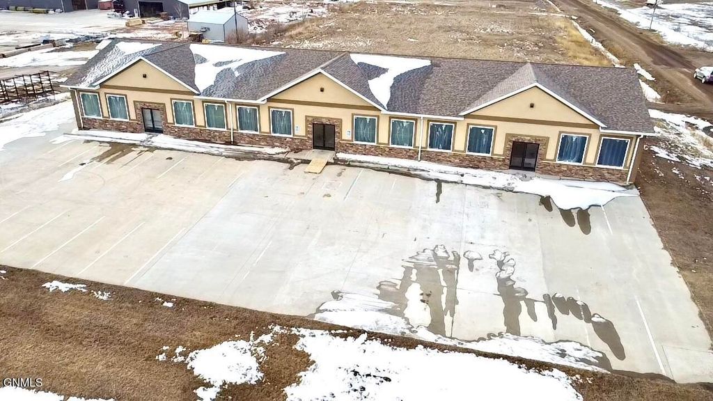 509 16th Street NE, Watford City, ND 58854