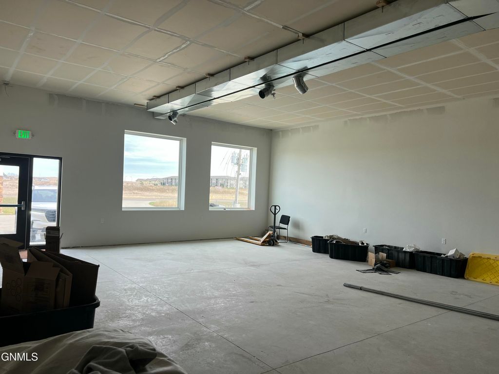 509 16th Street NE, Watford City, ND 58854 photo 3