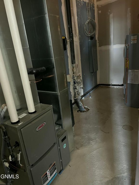 509 16th Street NE, Watford City, ND 58854 photo 7