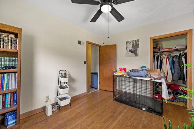 5644 N Paradise LANE, Glendale, WI 53209