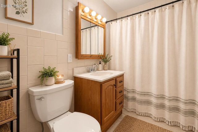 5644 N Paradise LANE, Glendale, WI 53209