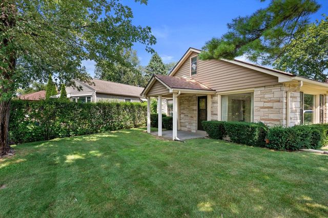 5644 N Paradise LANE, Glendale, WI 53209
