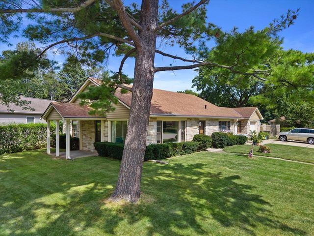 5644 N Paradise LANE, Glendale, WI 53209