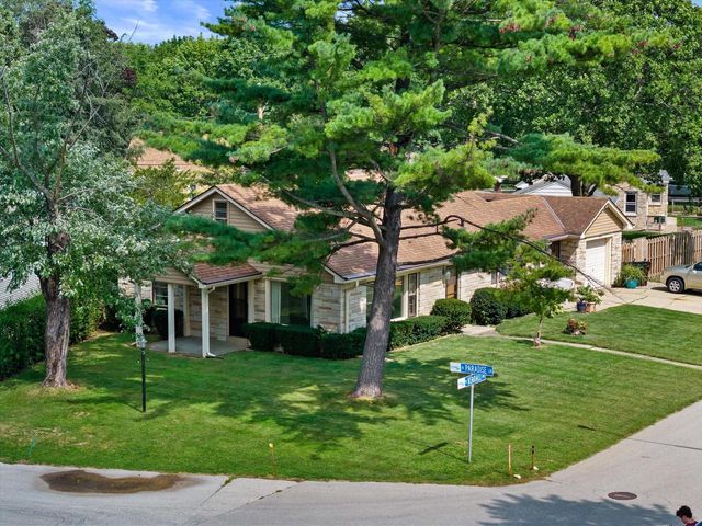 5644 N Paradise LANE, Glendale, WI 53209