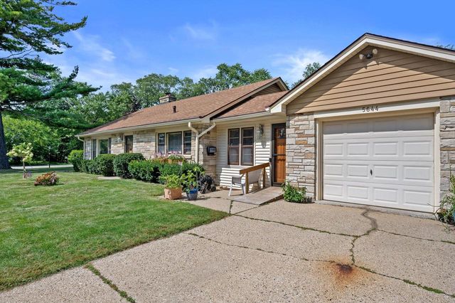 5644 N Paradise LANE, Glendale, WI 53209