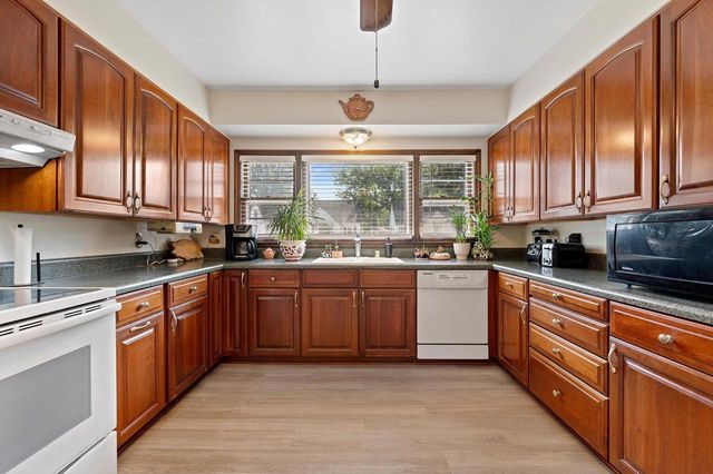 5644 N Paradise LANE, Glendale, WI 53209