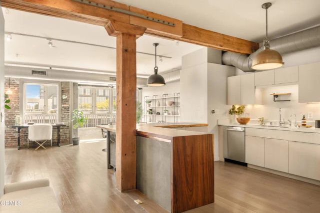 527 Molino Street 401, Los Angeles, CA 90013