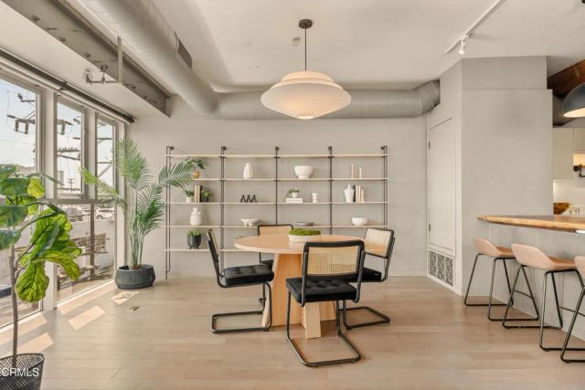 527 Molino Street 401, Los Angeles, CA 90013