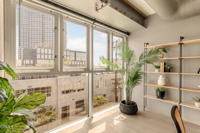 527 Molino Street 401, Los Angeles, CA 90013