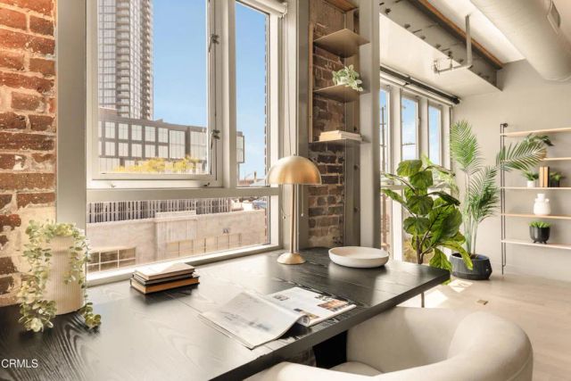 527 Molino Street 401, Los Angeles, CA 90013
