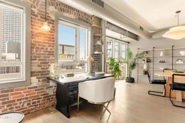 527 Molino Street 401, Los Angeles, CA 90013