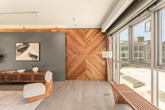 527 Molino Street 401, Los Angeles, CA 90013