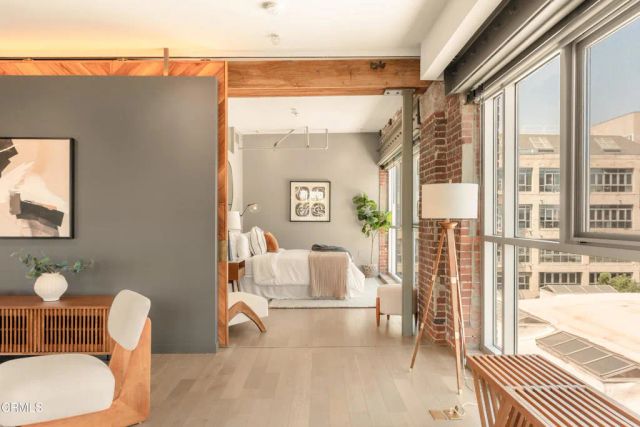 527 Molino Street 401, Los Angeles, CA 90013