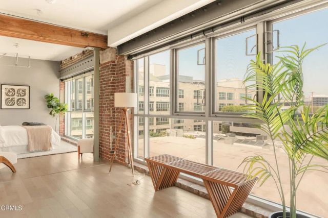 527 Molino Street 401, Los Angeles, CA 90013