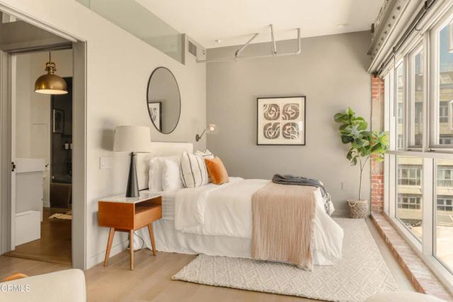 527 Molino Street 401, Los Angeles, CA 90013
