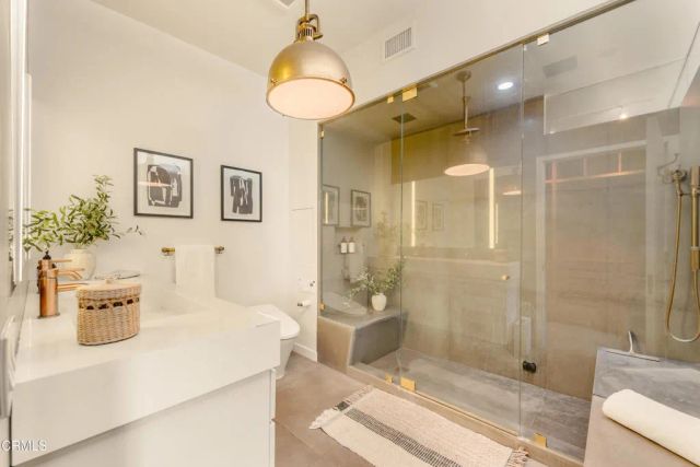 527 Molino Street 401, Los Angeles, CA 90013