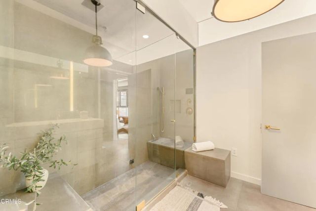 527 Molino Street 401, Los Angeles, CA 90013